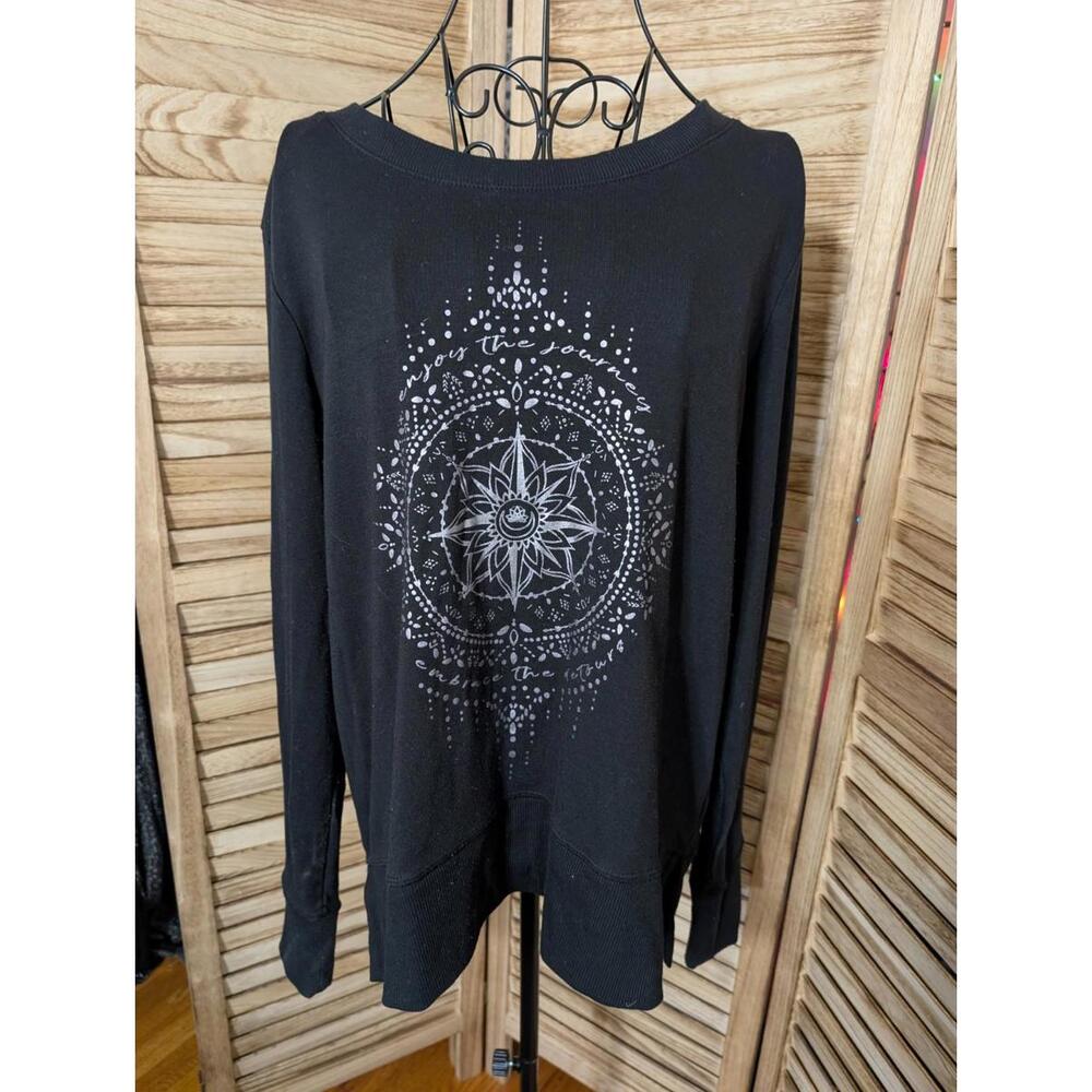 Gaiam Black Tan Long Sleeve‎ Large Silver Flower Shirt